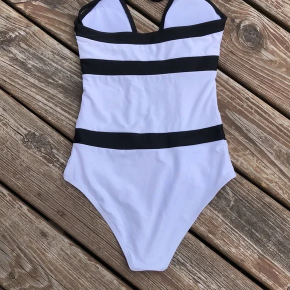 One piece swimsuit - Picture 2 of 4